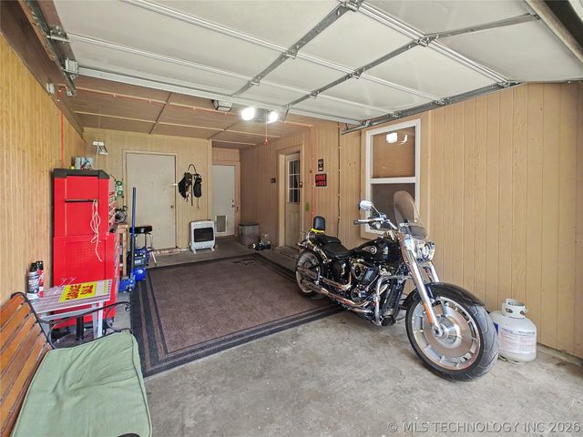 15396 N 520 Road, Tahlequah, OK 74464