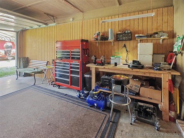 15396 N 520 Road, Tahlequah, OK 74464