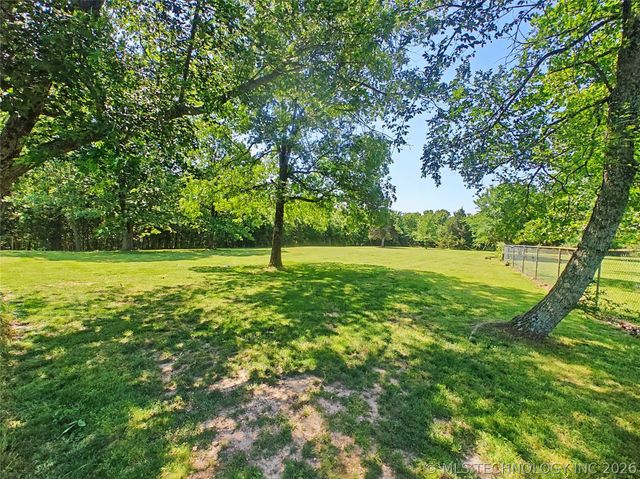 15396 N 520 Road, Tahlequah, OK 74464
