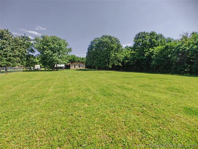 15396 N 520 Road, Tahlequah, OK 74464