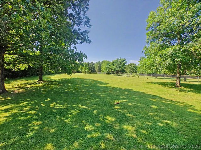15396 N 520 Road, Tahlequah, OK 74464