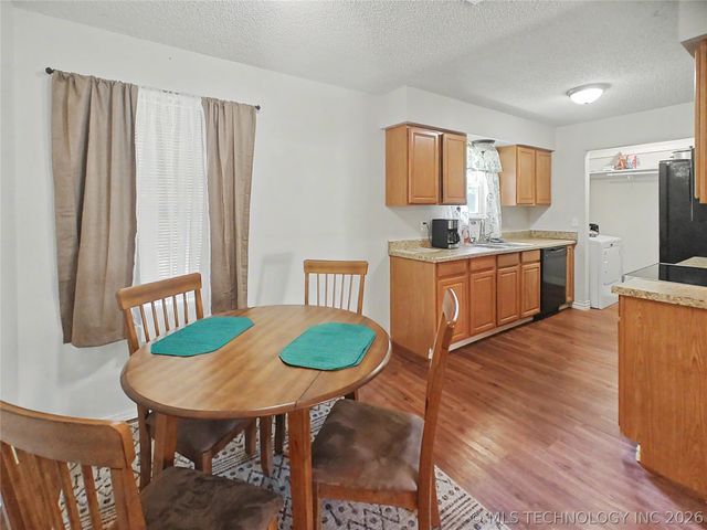 15396 N 520 Road, Tahlequah, OK 74464