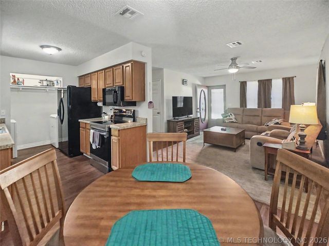 15396 N 520 Road, Tahlequah, OK 74464