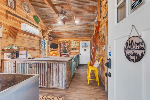 194 Creekside Ln, Westpoint, TN 38486