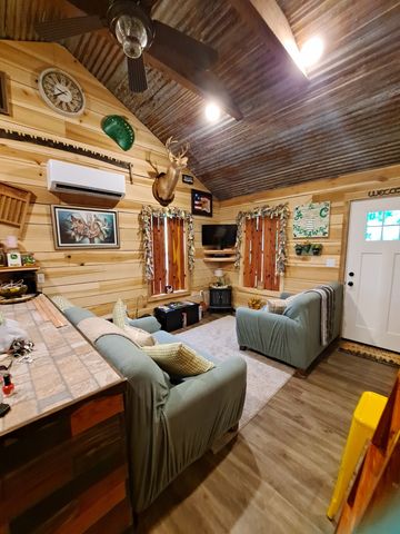 194 Creekside Ln, Westpoint, TN 38486