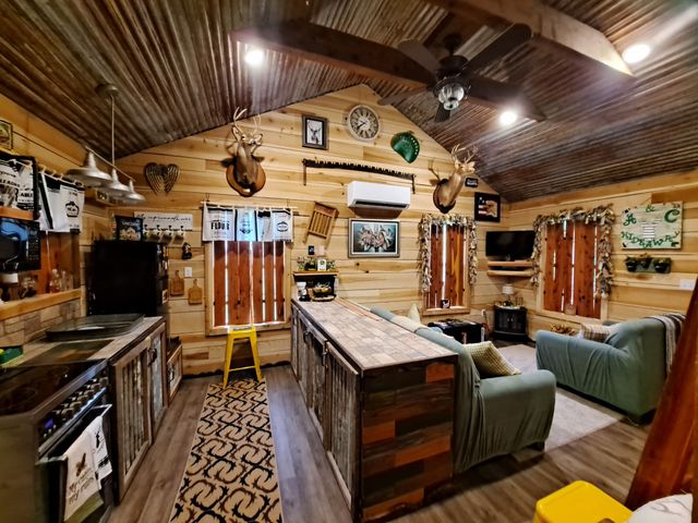 194 Creekside Ln, Westpoint, TN 38486