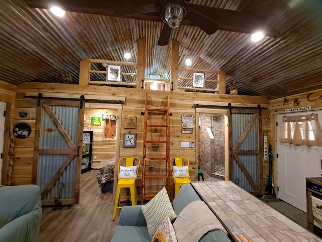 194 Creekside Ln, Westpoint, TN 38486