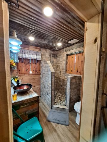 194 Creekside Ln, Westpoint, TN 38486