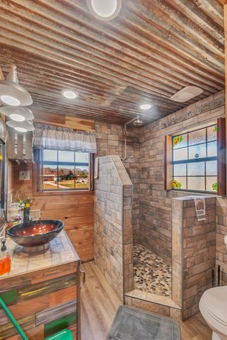 194 Creekside Ln, Westpoint, TN 38486