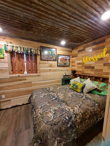 194 Creekside Ln, Westpoint, TN 38486