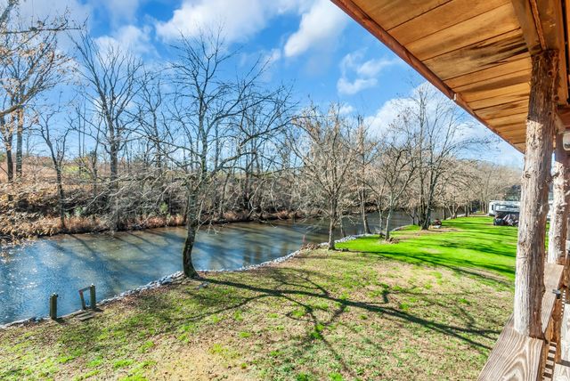 194 Creekside Ln, Westpoint, TN 38486