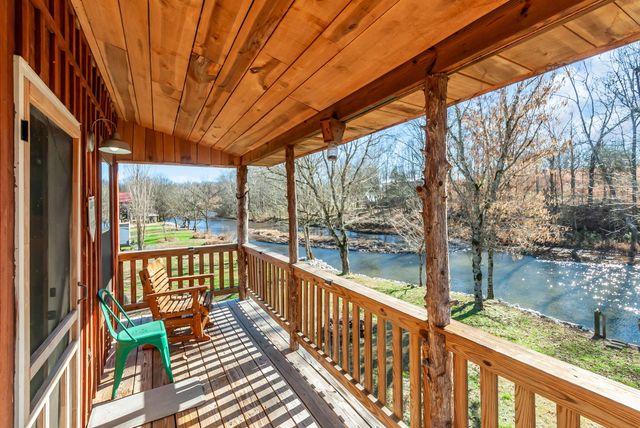 194 Creekside Ln, Westpoint, TN 38486