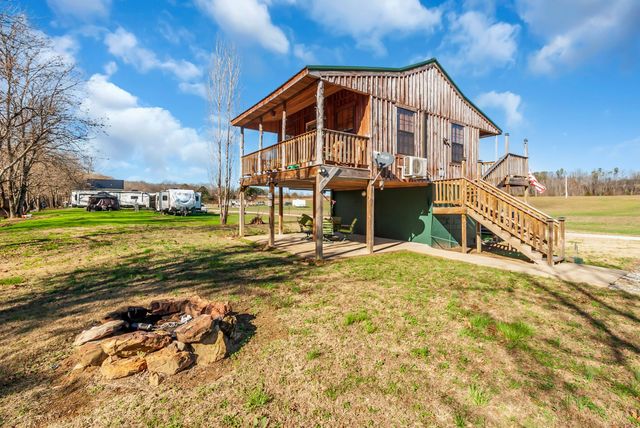 194 Creekside Ln, Westpoint, TN 38486