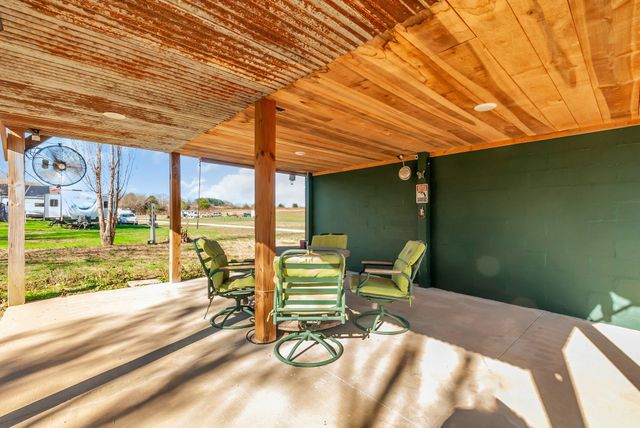 194 Creekside Ln, Westpoint, TN 38486