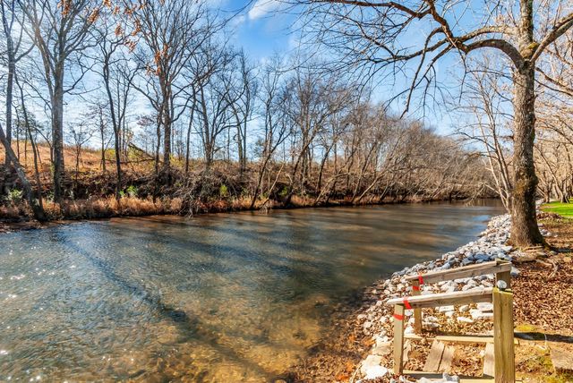 194 Creekside Ln, Westpoint, TN 38486