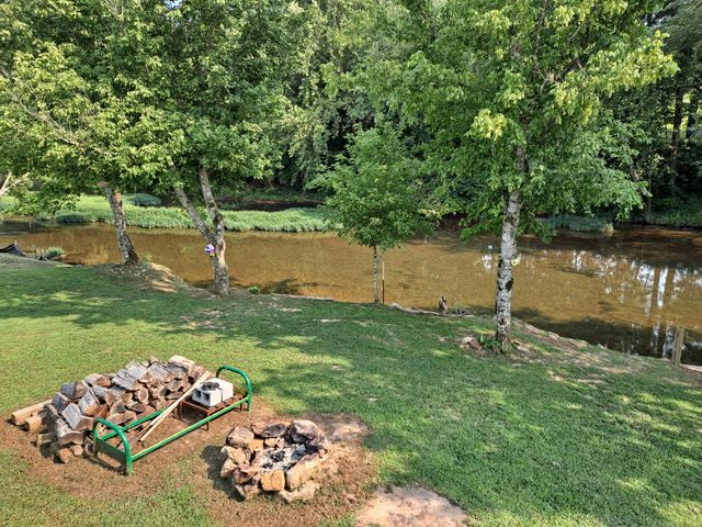 194 Creekside Ln, Westpoint, TN 38486