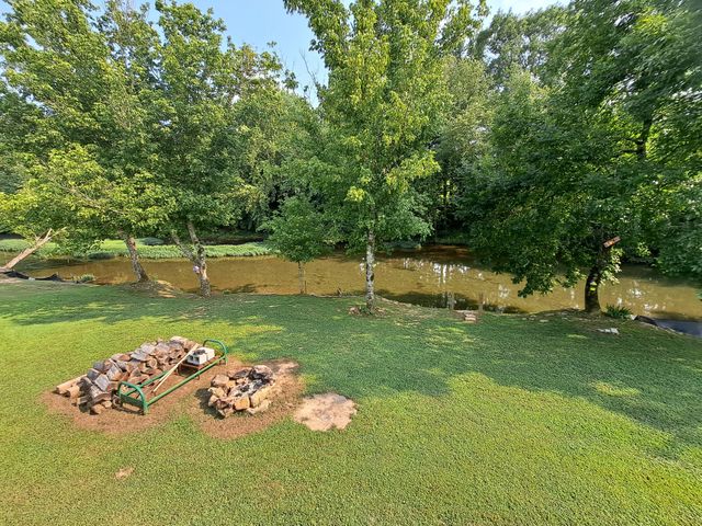 194 Creekside Ln, Westpoint, TN 38486