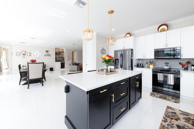 314 NE Surfside Avenue, Port St. Lucie, FL 34983