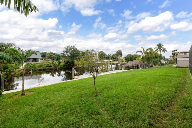 314 NE Surfside Avenue, Port St. Lucie, FL 34983