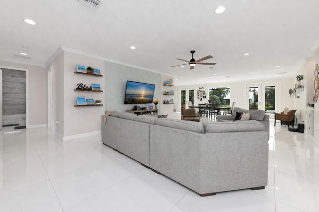 314 NE Surfside Avenue, Port St. Lucie, FL 34983