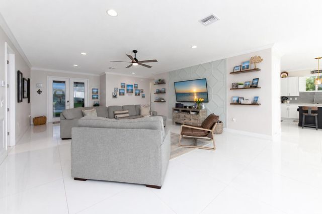 314 NE Surfside Avenue, Port St. Lucie, FL 34983