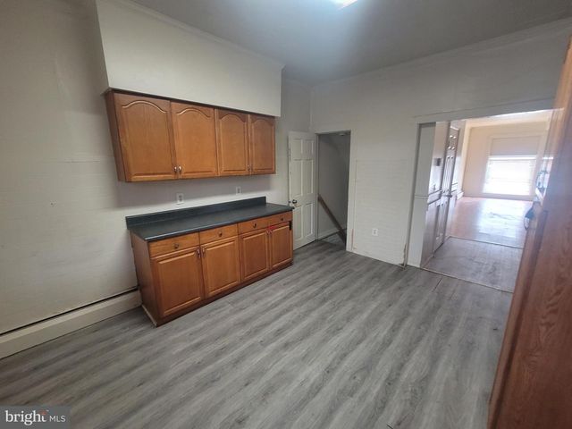 2624 E HOFFMAN ST, Baltimore, MD 21213