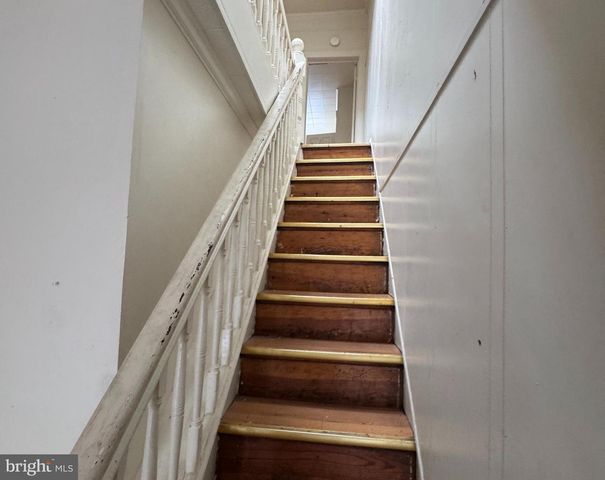 2624 E HOFFMAN ST, Baltimore, MD 21213