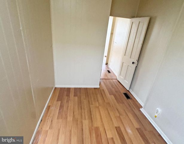 2624 E HOFFMAN ST, Baltimore, MD 21213