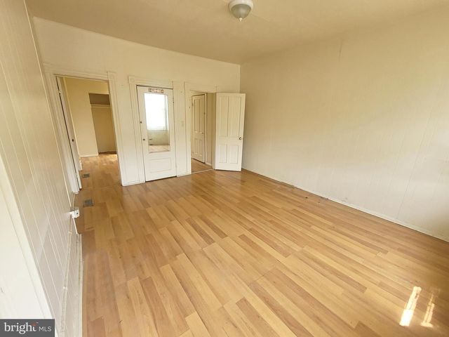 2624 E HOFFMAN ST, Baltimore, MD 21213