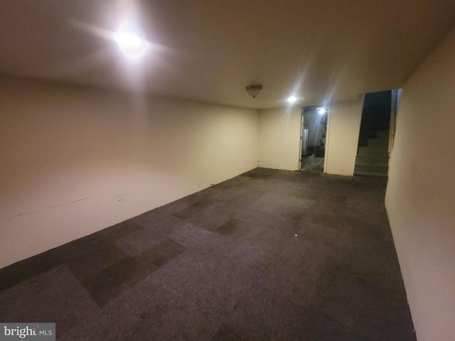 2624 E HOFFMAN ST, Baltimore, MD 21213
