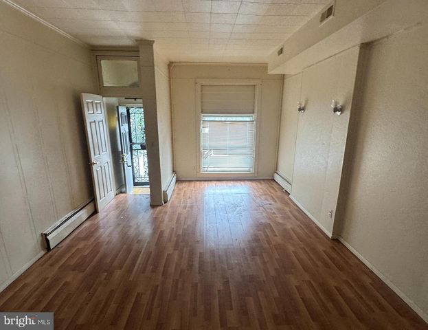2624 E HOFFMAN ST, Baltimore, MD 21213