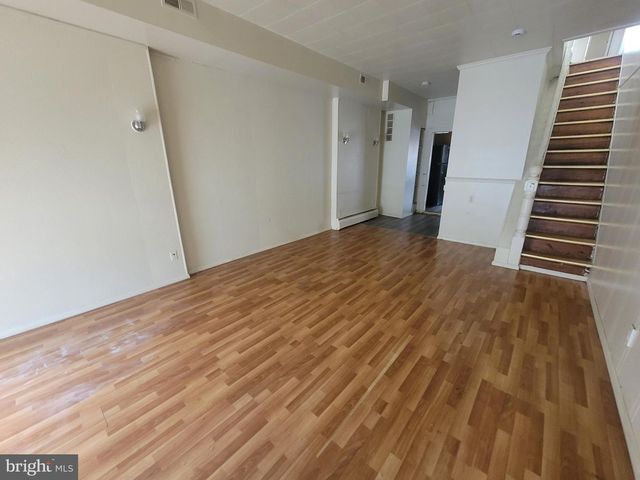 2624 E HOFFMAN ST, Baltimore, MD 21213