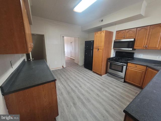 2624 E HOFFMAN ST, Baltimore, MD 21213