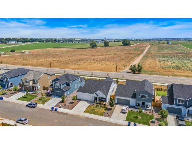 761 Muturu Rd, Johnstown, CO 80534