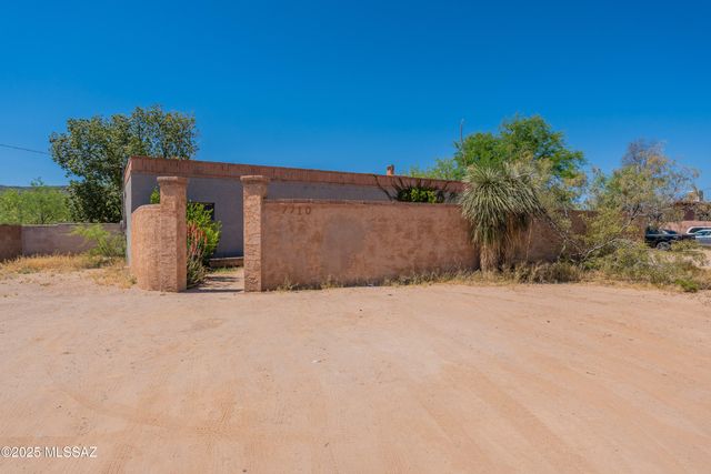 7710 S Gila Avenue, Tucson, AZ 85746