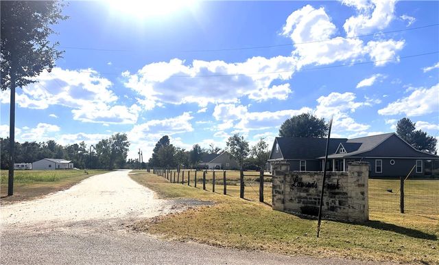 253 Dewey Ln, Franklin, TX 77856