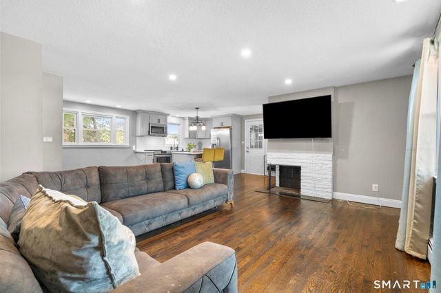 166 Collis Street, West Haven, CT 06516