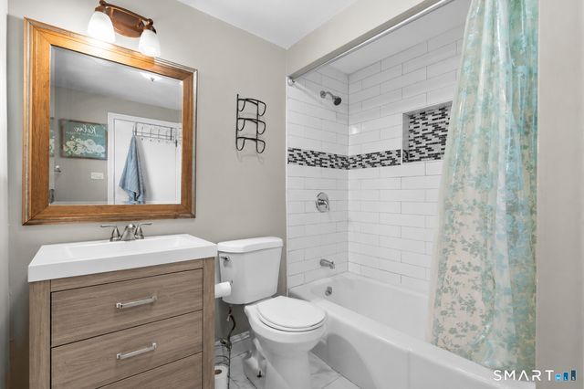 166 Collis Street, West Haven, CT 06516