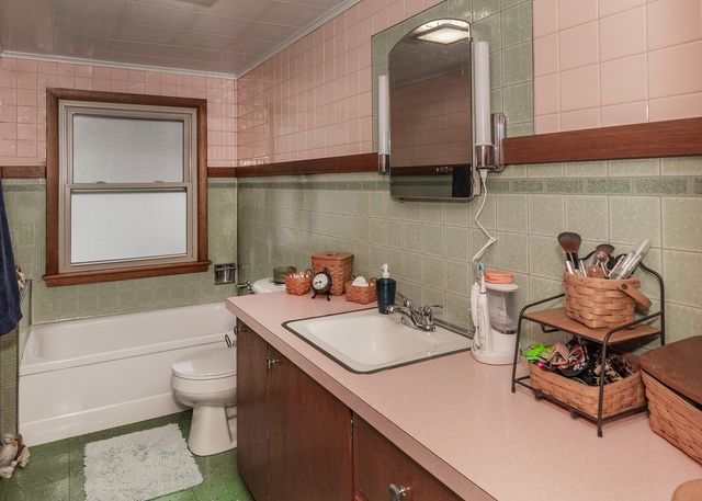 1125 17th Avenue, Moline, IL 61265