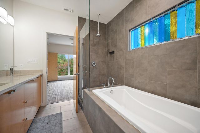 1411 E 2nd ST B2, Austin, TX 78702