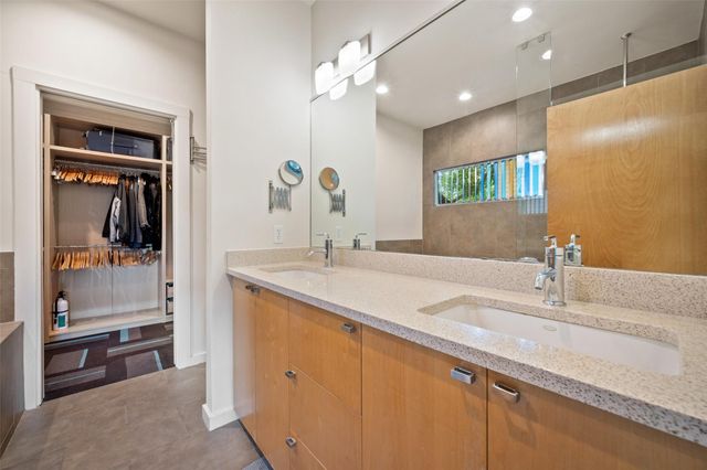1411 E 2nd ST B2, Austin, TX 78702