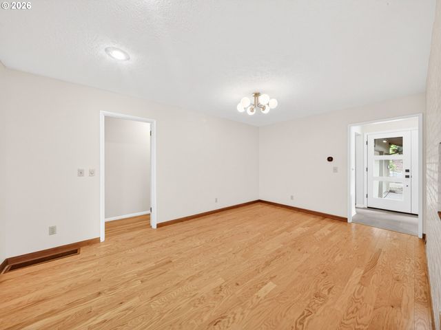 3523 Sw JERALD Ct, Portland, OR 97221