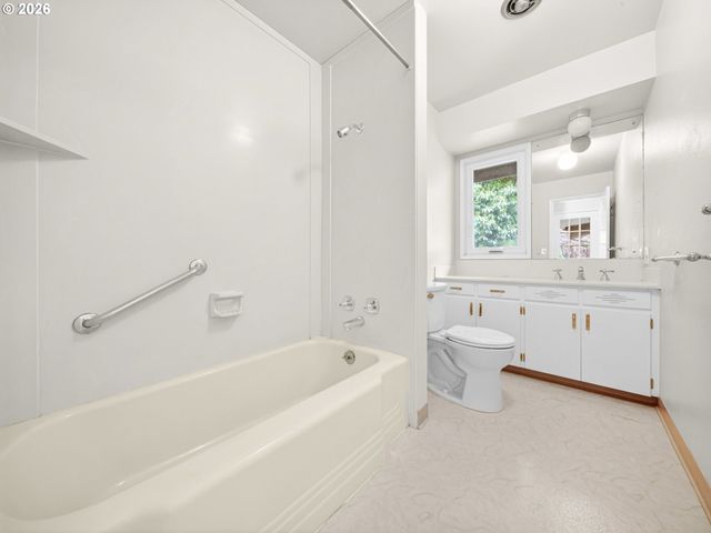 3523 Sw JERALD Ct, Portland, OR 97221