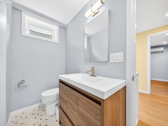 3523 Sw JERALD Ct, Portland, OR 97221
