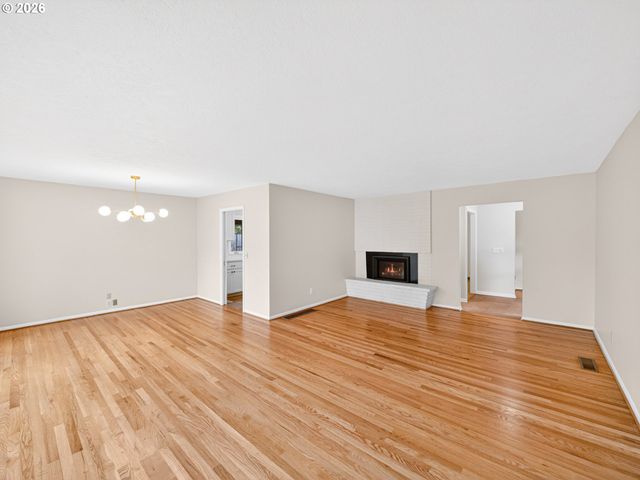 3523 Sw JERALD Ct, Portland, OR 97221
