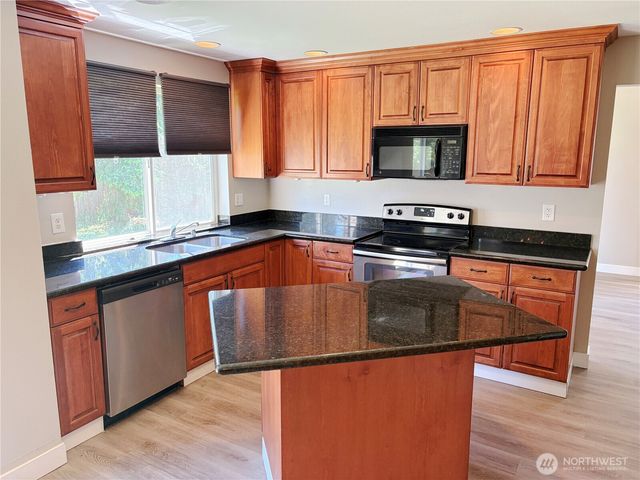 24712 234th Way SE, Maple Valley, WA 98038