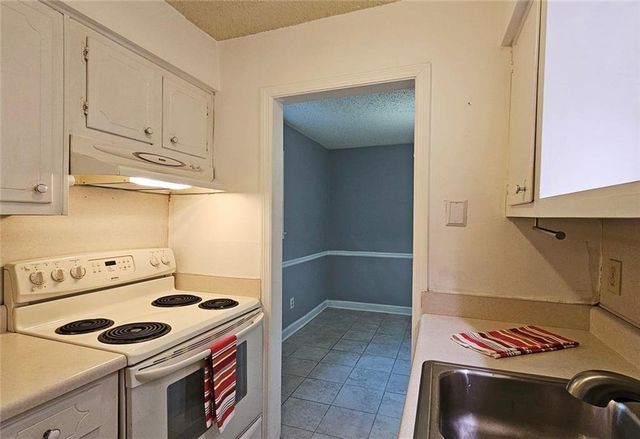 77 De Arc NW Place, Atlanta, GA 30327