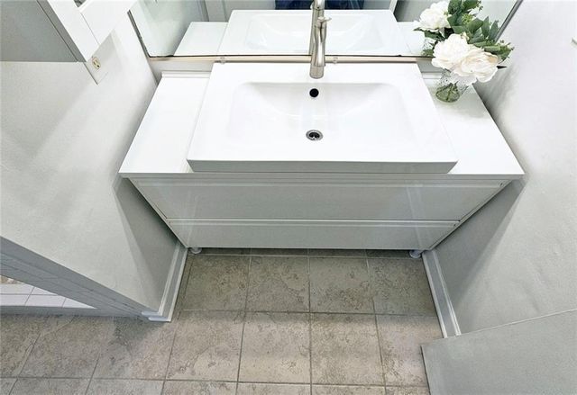 77 De Arc NW Place, Atlanta, GA 30327