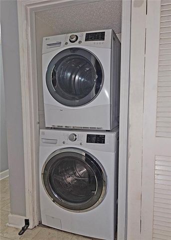 77 De Arc NW Place, Atlanta, GA 30327