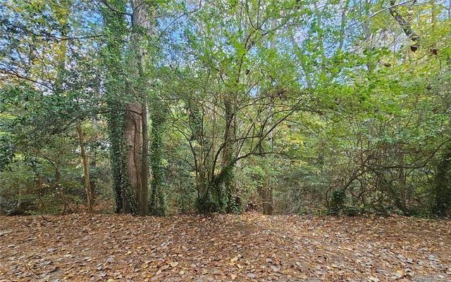 77 De Arc NW Place, Atlanta, GA 30327